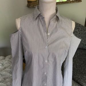 Worthington cold shoulder shirt